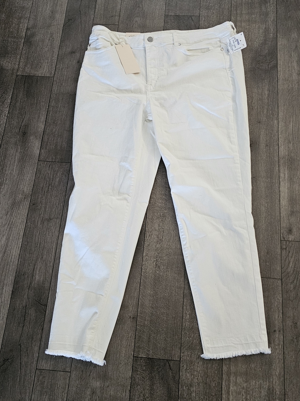 Vince Camuto White Frayed Hem Straight Leg Jeans Size 16 {Bx8}